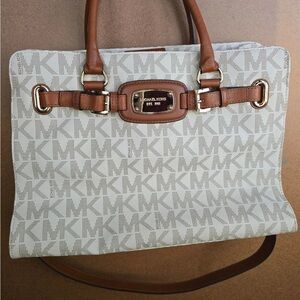 LIKE NEWMICHAEL KORS Hamilton Large Signature East West Satchel in Vanilla/Acorn